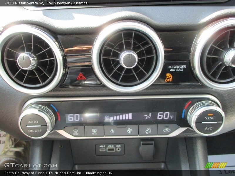 Fresh Powder / Charcoal 2020 Nissan Sentra SV