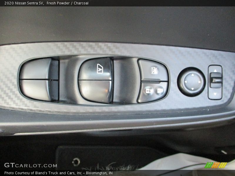 Fresh Powder / Charcoal 2020 Nissan Sentra SV