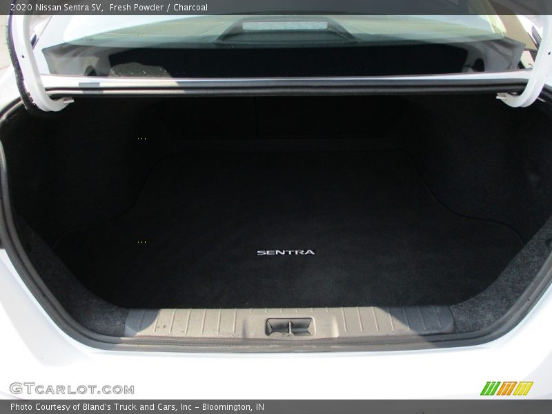 Fresh Powder / Charcoal 2020 Nissan Sentra SV