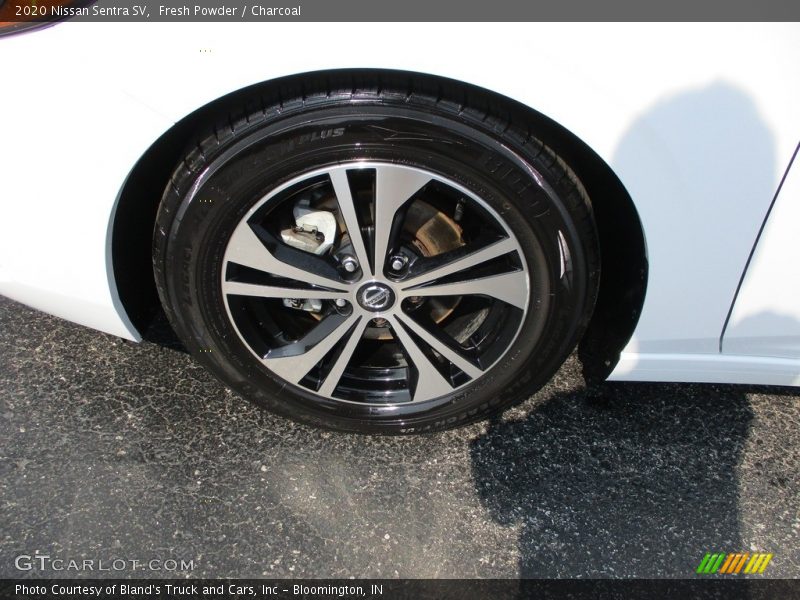 Fresh Powder / Charcoal 2020 Nissan Sentra SV