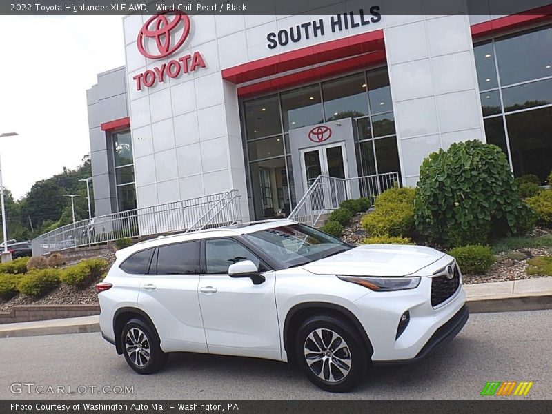 Wind Chill Pearl / Black 2022 Toyota Highlander XLE AWD