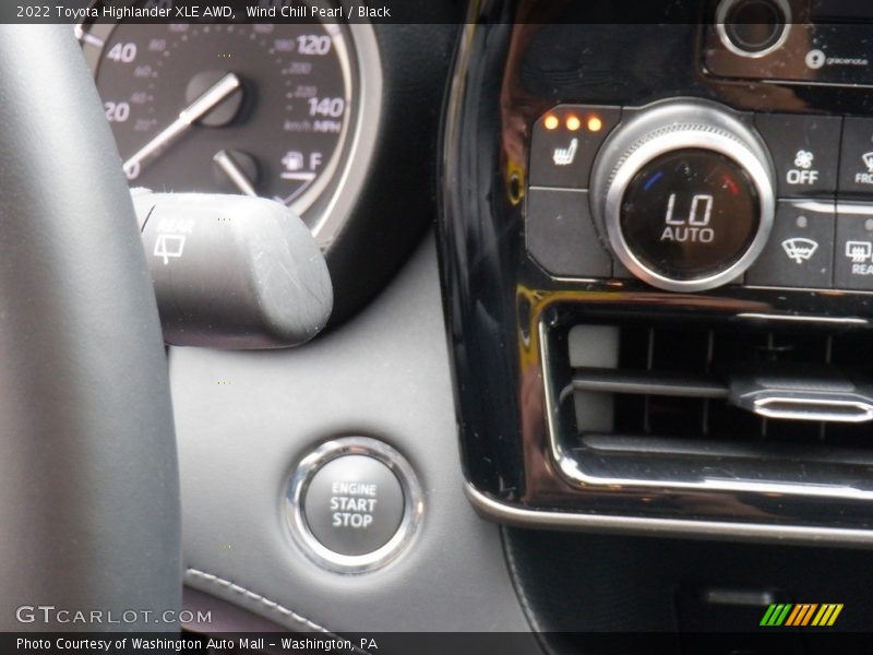 Wind Chill Pearl / Black 2022 Toyota Highlander XLE AWD