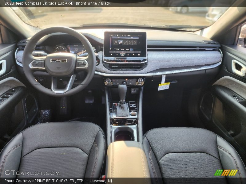 Bright White / Black 2023 Jeep Compass Latitude Lux 4x4