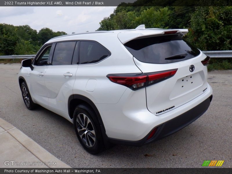 Wind Chill Pearl / Black 2022 Toyota Highlander XLE AWD