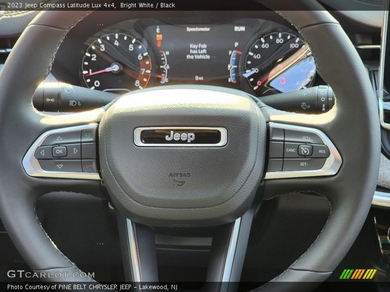 Bright White / Black 2023 Jeep Compass Latitude Lux 4x4