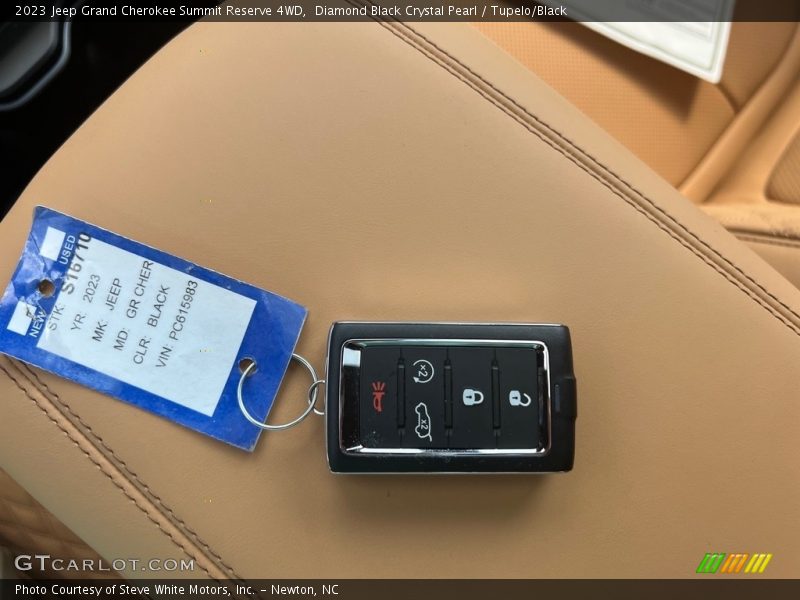 Keys of 2023 Grand Cherokee Summit Reserve 4WD