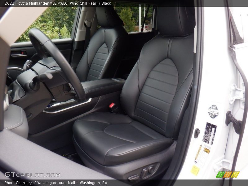 Wind Chill Pearl / Black 2022 Toyota Highlander XLE AWD