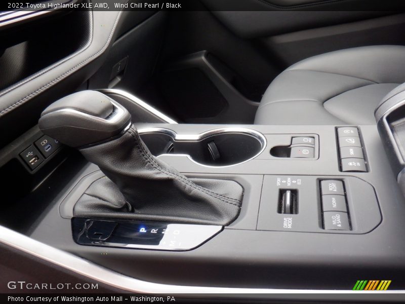 Wind Chill Pearl / Black 2022 Toyota Highlander XLE AWD