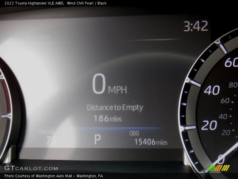 Wind Chill Pearl / Black 2022 Toyota Highlander XLE AWD