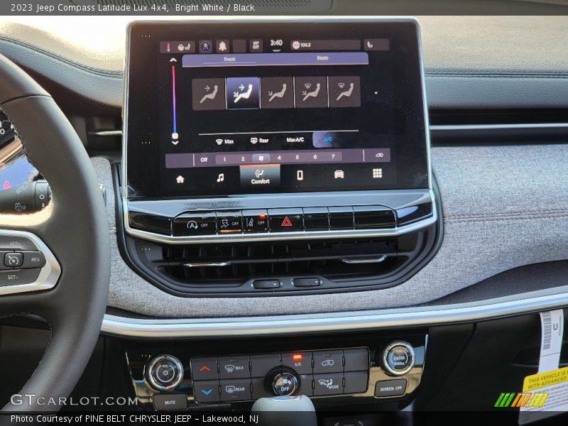 Bright White / Black 2023 Jeep Compass Latitude Lux 4x4