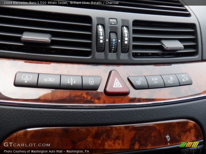 Brilliant Silver Metallic / Charcoal 2004 Mercedes-Benz S 500 4Matic Sedan