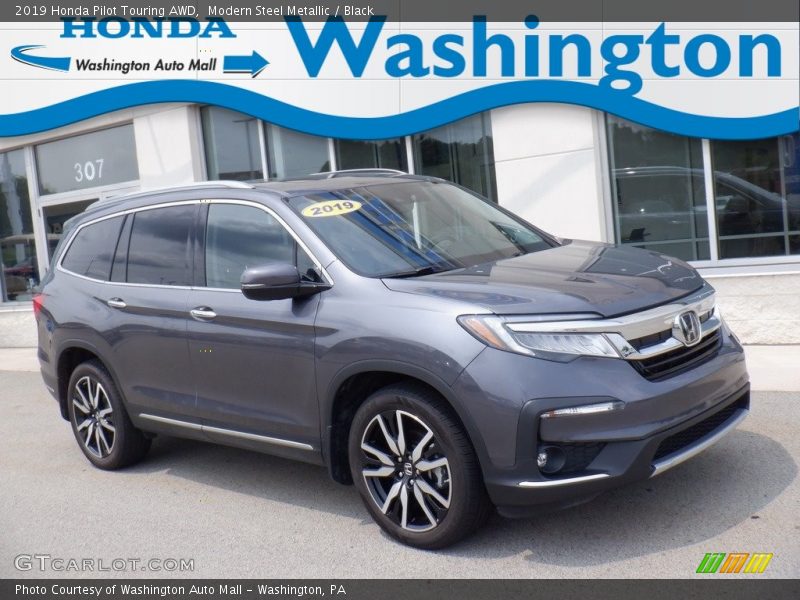 Modern Steel Metallic / Black 2019 Honda Pilot Touring AWD
