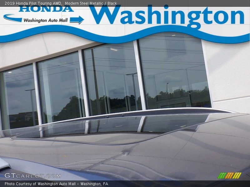 Modern Steel Metallic / Black 2019 Honda Pilot Touring AWD