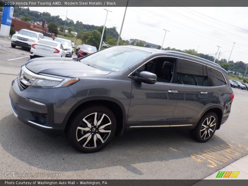 Modern Steel Metallic / Black 2019 Honda Pilot Touring AWD