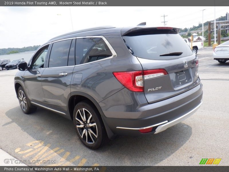 Modern Steel Metallic / Black 2019 Honda Pilot Touring AWD