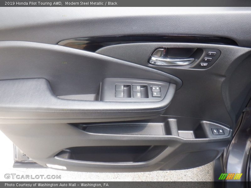 Modern Steel Metallic / Black 2019 Honda Pilot Touring AWD
