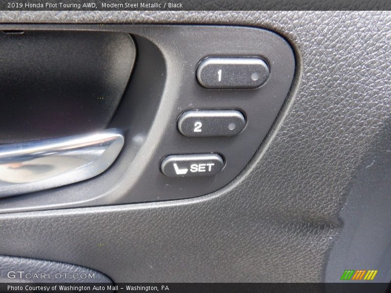 Modern Steel Metallic / Black 2019 Honda Pilot Touring AWD