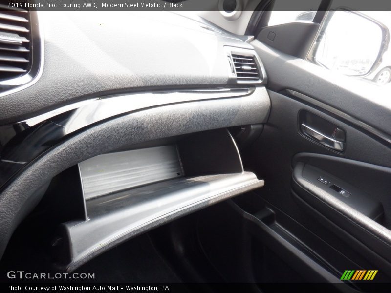 Modern Steel Metallic / Black 2019 Honda Pilot Touring AWD