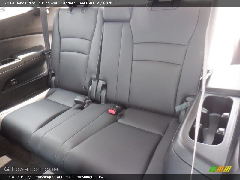 Modern Steel Metallic / Black 2019 Honda Pilot Touring AWD