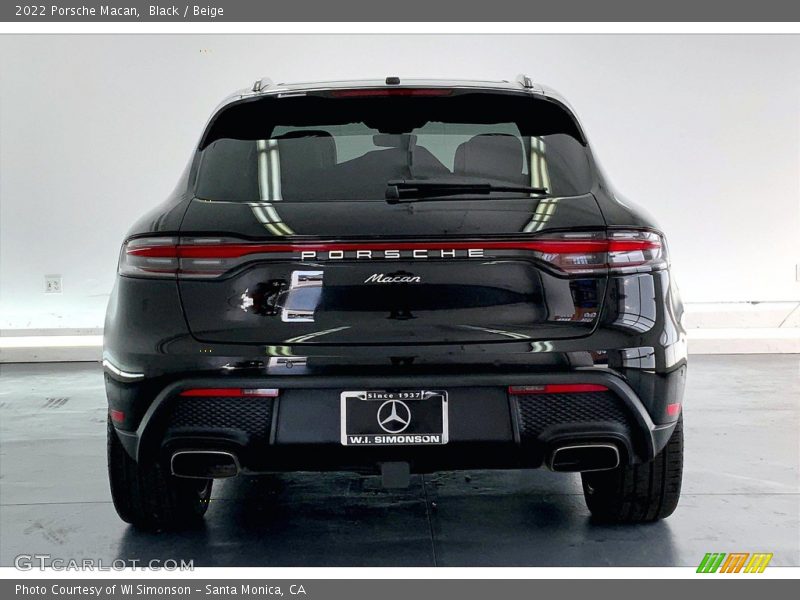 Black / Beige 2022 Porsche Macan