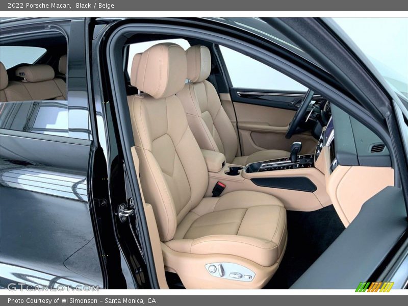 Black / Beige 2022 Porsche Macan