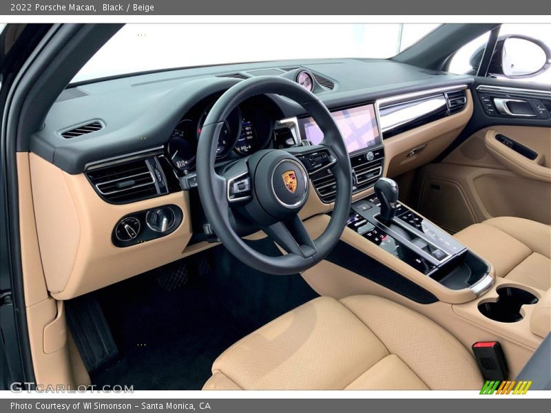 Black / Beige 2022 Porsche Macan