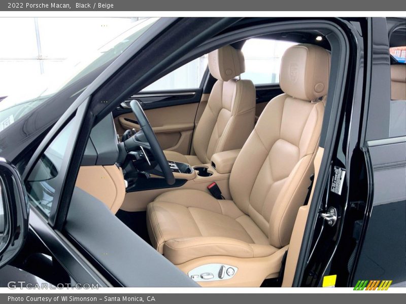 Black / Beige 2022 Porsche Macan