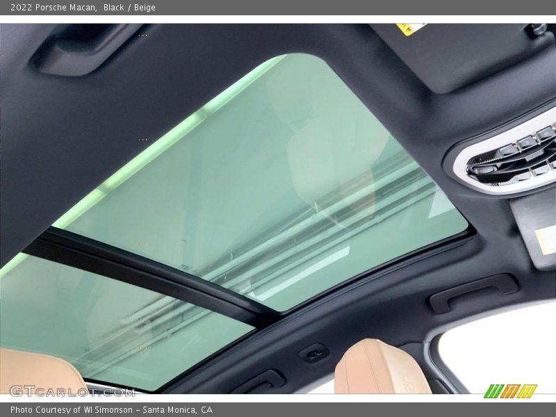 Black / Beige 2022 Porsche Macan