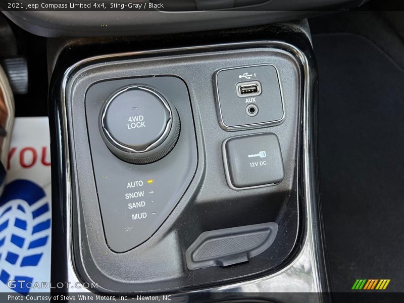  2021 Compass Limited 4x4 9 Speed Automatic Shifter