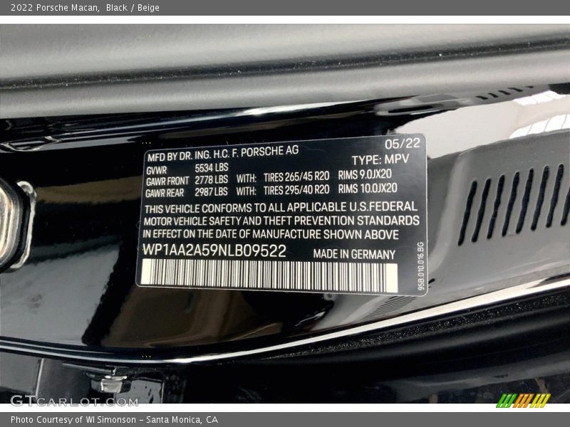 Black / Beige 2022 Porsche Macan