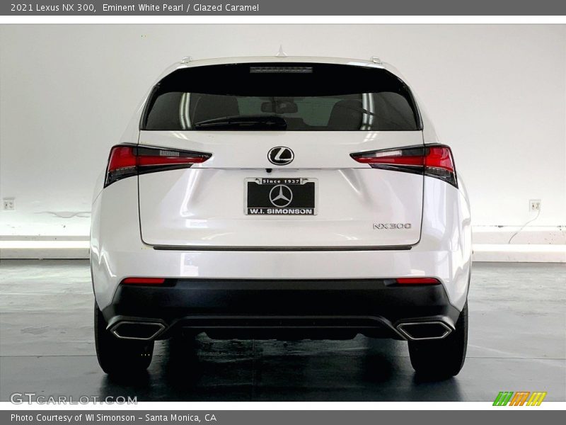 Eminent White Pearl / Glazed Caramel 2021 Lexus NX 300
