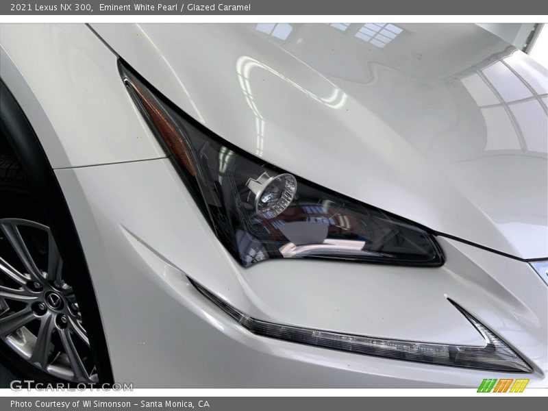 Eminent White Pearl / Glazed Caramel 2021 Lexus NX 300