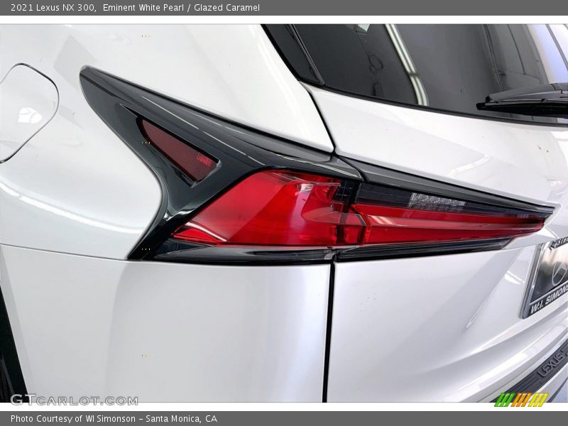 Eminent White Pearl / Glazed Caramel 2021 Lexus NX 300