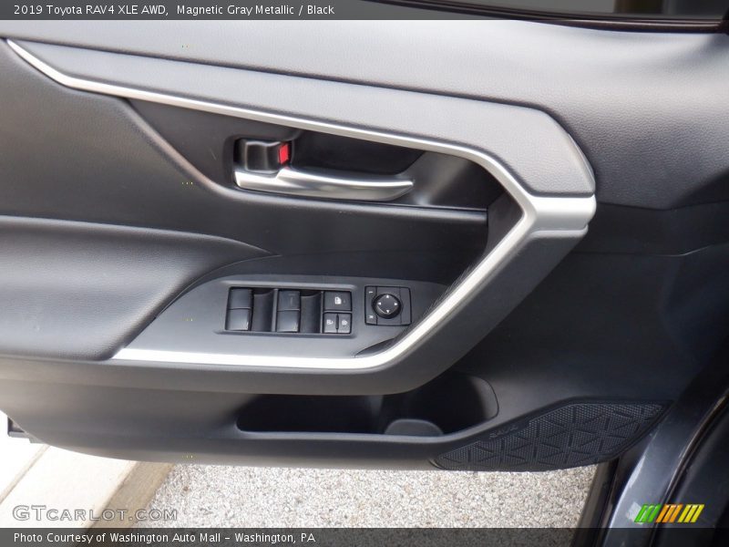Magnetic Gray Metallic / Black 2019 Toyota RAV4 XLE AWD