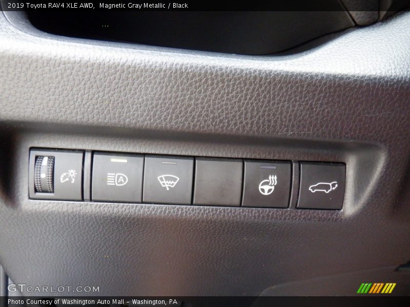 Magnetic Gray Metallic / Black 2019 Toyota RAV4 XLE AWD