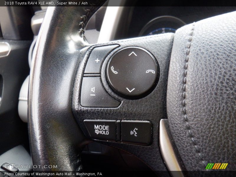 Super White / Ash 2018 Toyota RAV4 XLE AWD