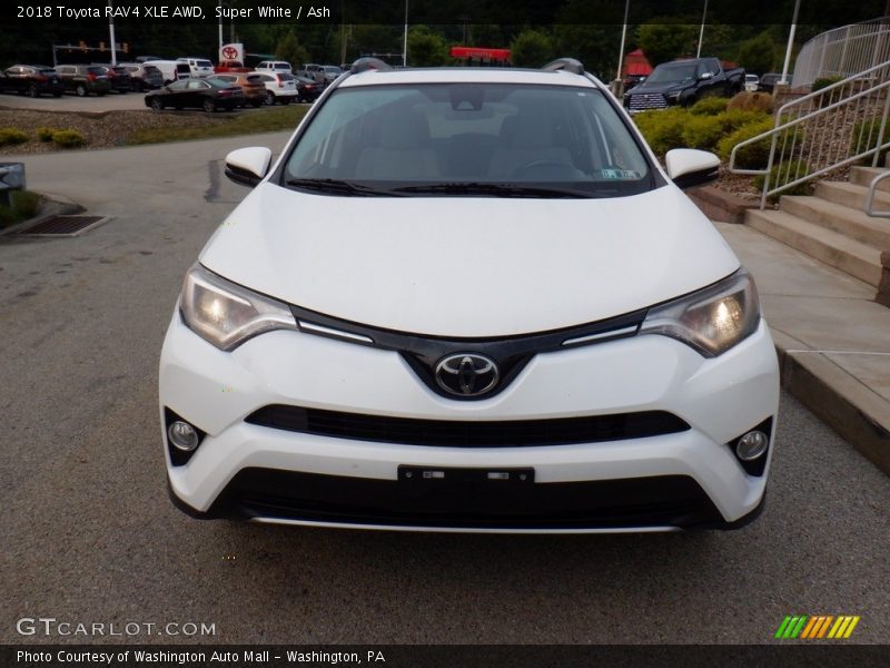 Super White / Ash 2018 Toyota RAV4 XLE AWD