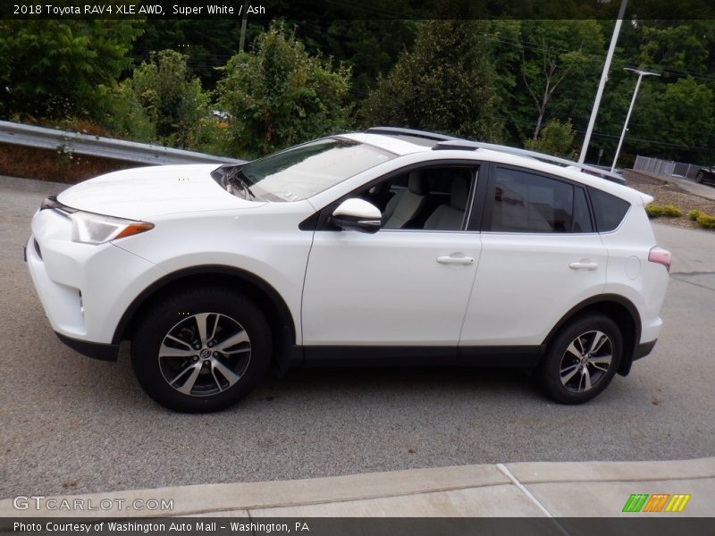 Super White / Ash 2018 Toyota RAV4 XLE AWD