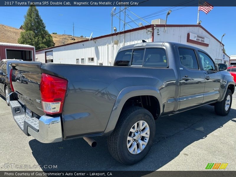 Magnetic Gray Metallic / Cement Gray 2017 Toyota Tacoma SR5 Double Cab