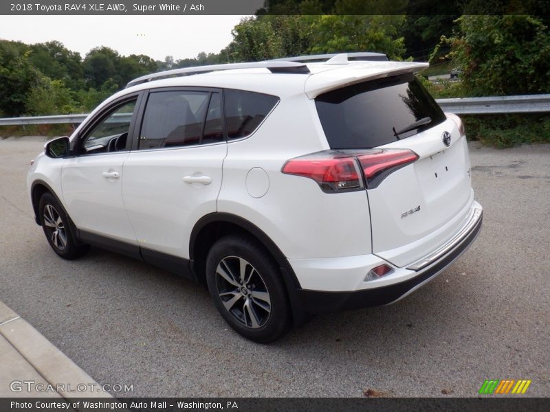 Super White / Ash 2018 Toyota RAV4 XLE AWD