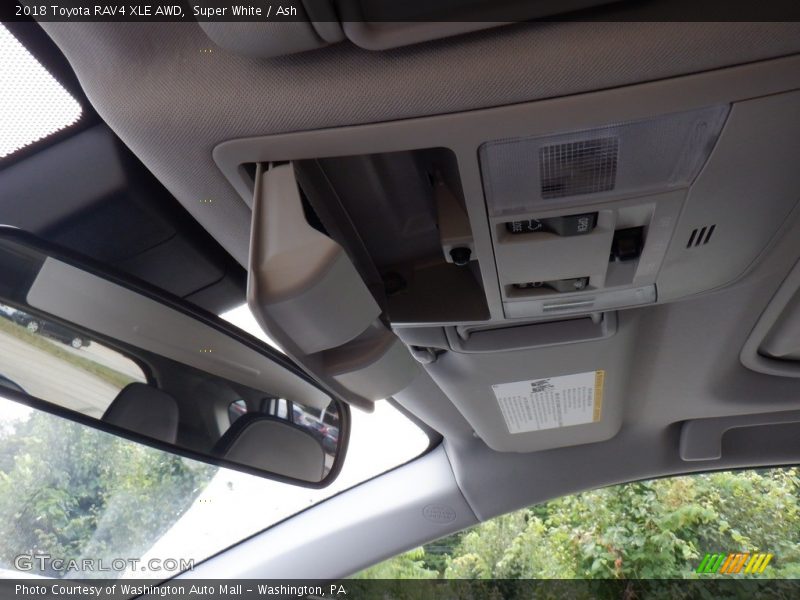 Super White / Ash 2018 Toyota RAV4 XLE AWD