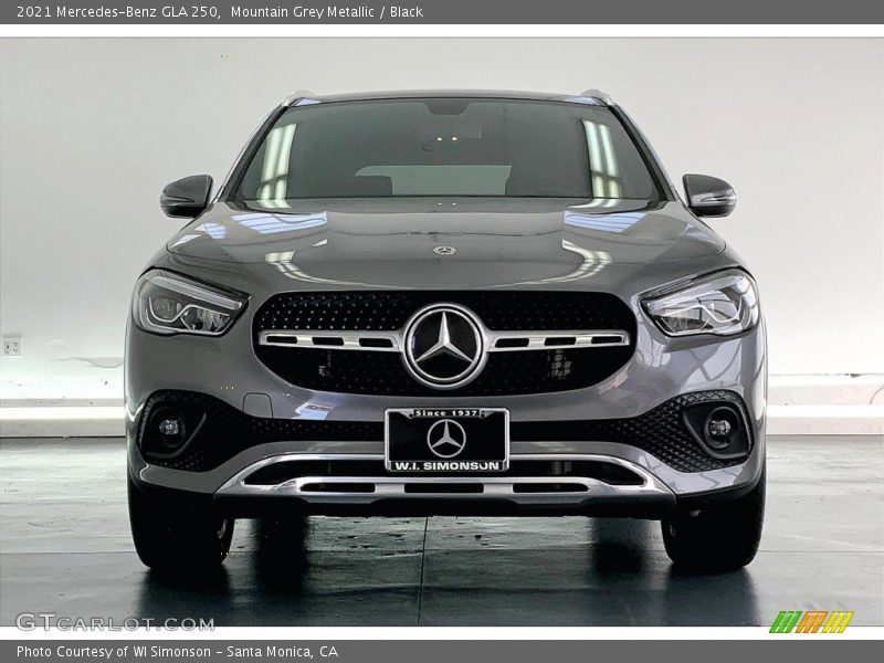 Mountain Grey Metallic / Black 2021 Mercedes-Benz GLA 250