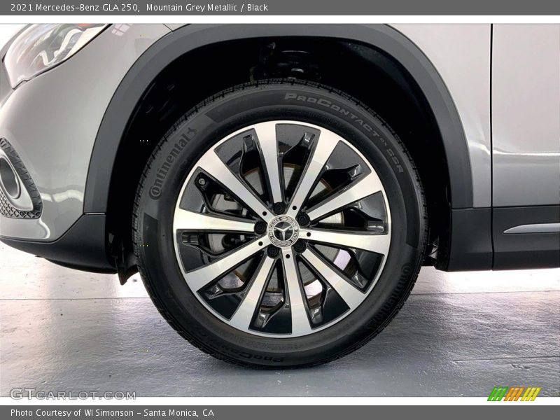 Mountain Grey Metallic / Black 2021 Mercedes-Benz GLA 250