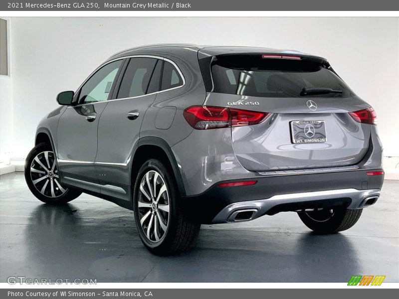 Mountain Grey Metallic / Black 2021 Mercedes-Benz GLA 250