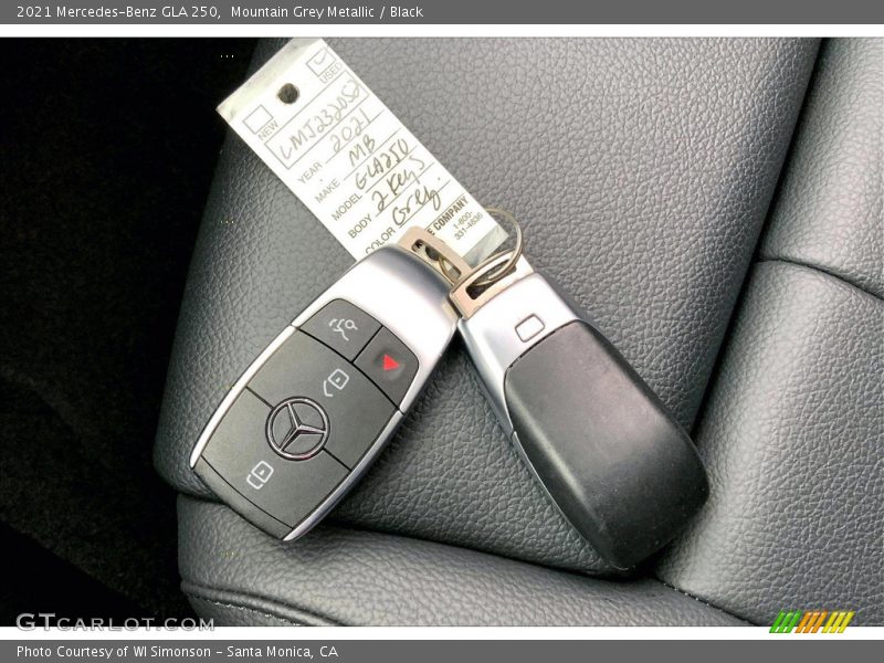 Mountain Grey Metallic / Black 2021 Mercedes-Benz GLA 250