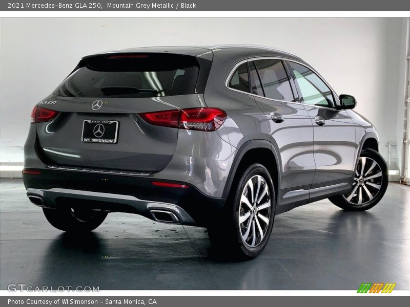 Mountain Grey Metallic / Black 2021 Mercedes-Benz GLA 250