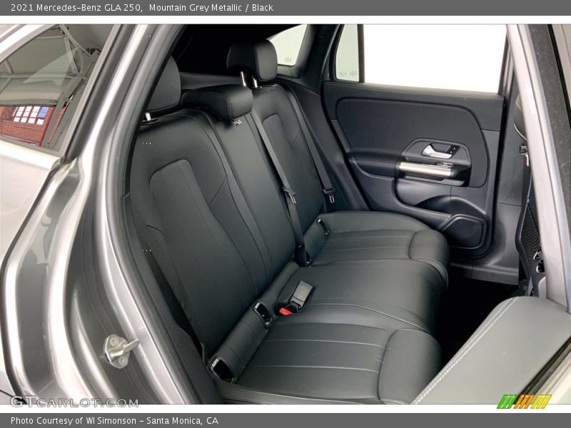 Mountain Grey Metallic / Black 2021 Mercedes-Benz GLA 250