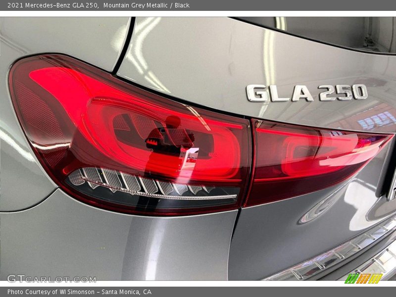 Mountain Grey Metallic / Black 2021 Mercedes-Benz GLA 250