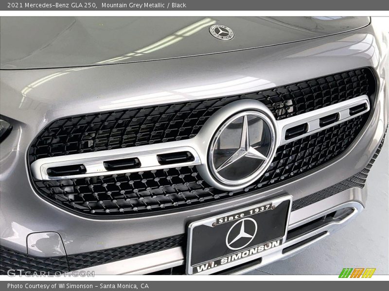 Mountain Grey Metallic / Black 2021 Mercedes-Benz GLA 250