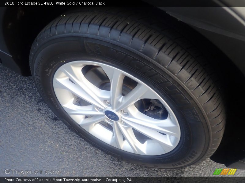 White Gold / Charcoal Black 2018 Ford Escape SE 4WD